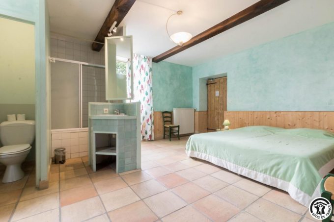 31G400541-469e22953960468f94befde4996e4cbc