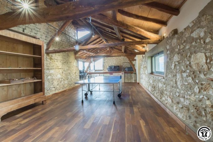 31G400541-6b5ebc1b08bb4864a826690d19e9a497