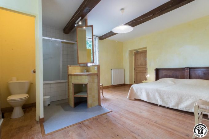 31G400541-8d4b4f2977e04f2b8d280747abc53428