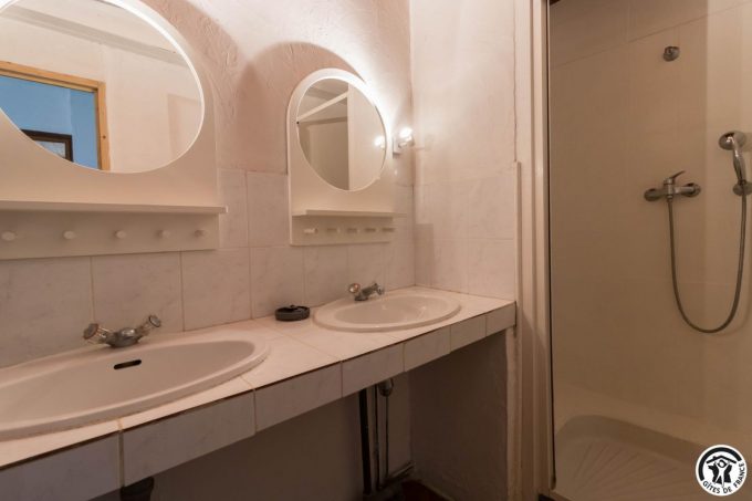 31G400647-138e2179b36b42df954df330a619e183