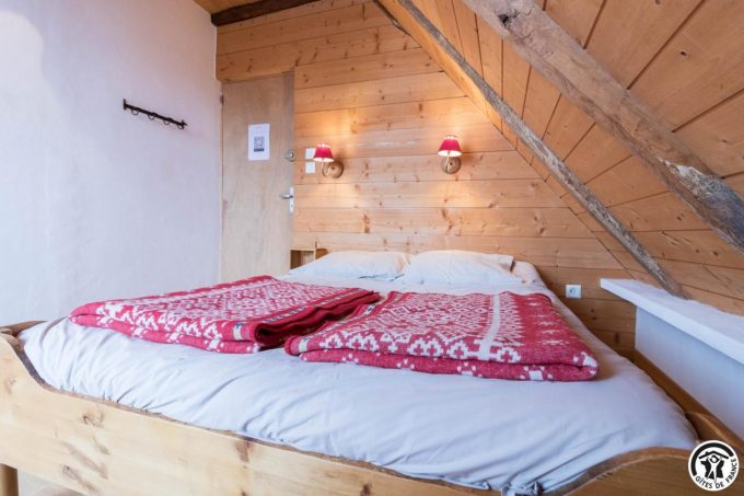 31G400647-15297f9a68eb476c82d04407198a13a0