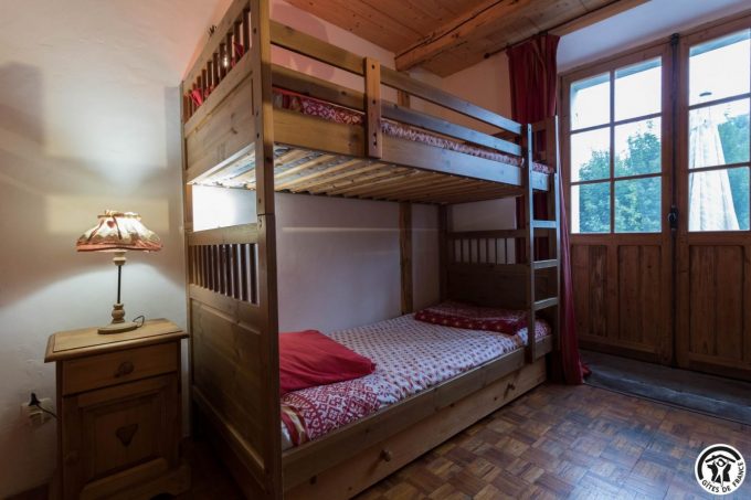 31G400647-49ce567ea987442788742a555921b54c