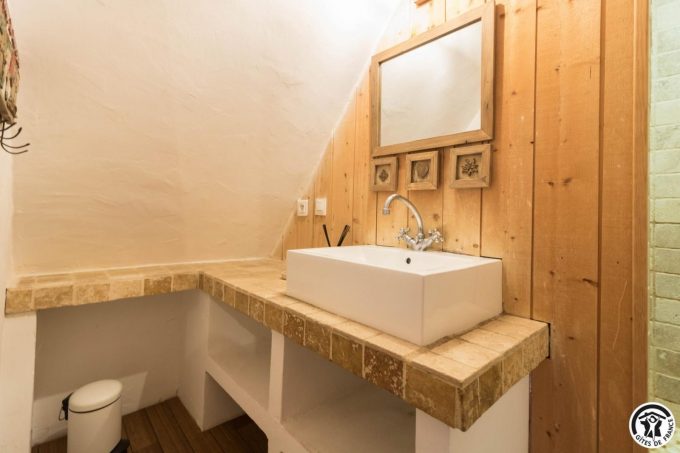 31G400647-b8ebbac9185c4951aceead4cbc9ad543