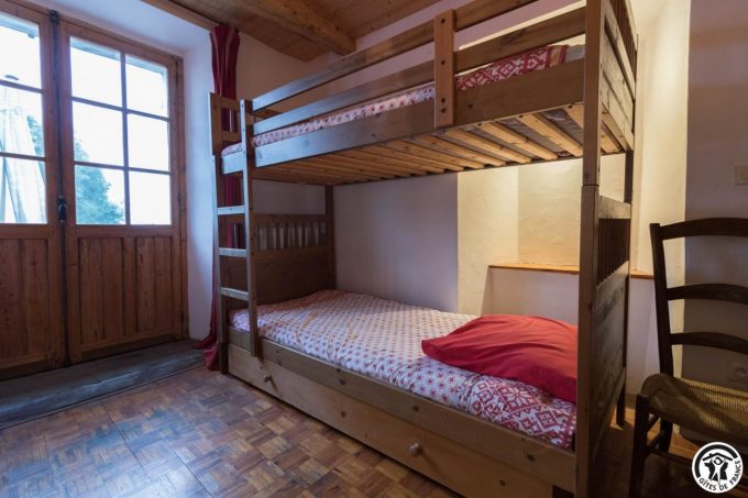 31G400647-e93699d45f9845f083816486993bf93b