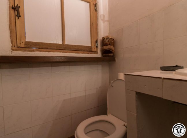 31G400647-eca90495191445b7b159cb29e29449fb