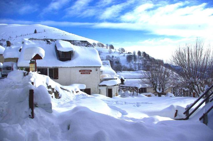 31G400647-f8759e50cfeb42deb034a62e6b8d1cdf