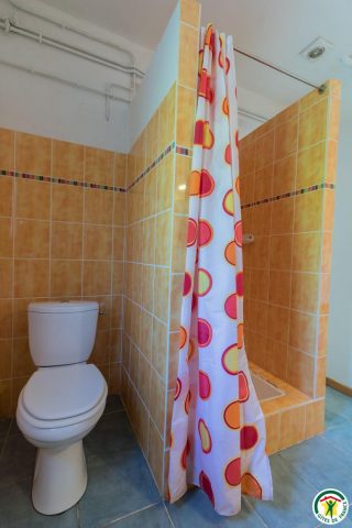 31G400762-b4c7bbdb8b284cfe82475061c0570807