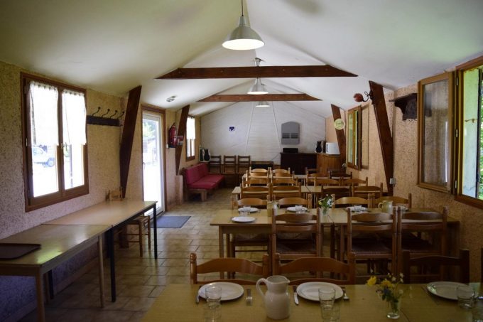 31G400939-2b29aa107f954e35a7f40f39fed739cc