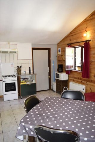 31G400939-4084922f0640478a9ff4a7a85d3ba7fb