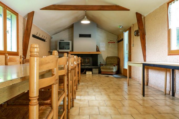 31G400939-cd996b9a778c41369bc644684bac0f21