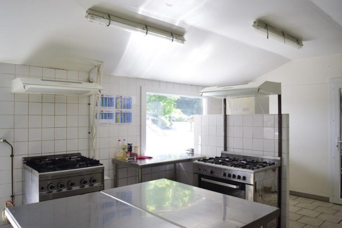 31G400939-fb93ecbc82b04bf880d0ec4143f912eb