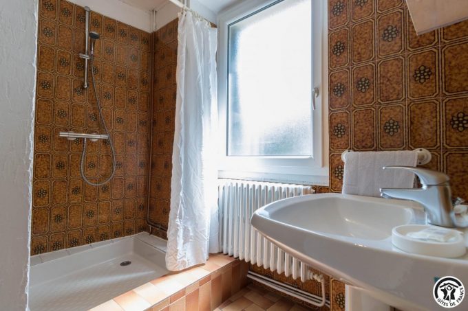 31G400994-50562dd18cc44637b5f0bb0c0809ec56