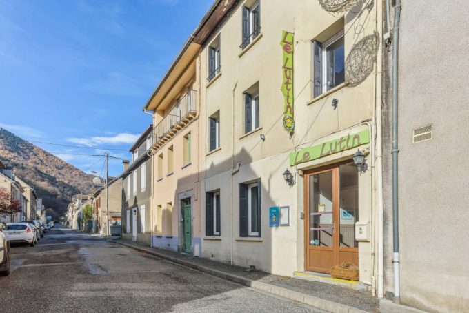 31G400994-7528633e958445aa978c570620ea9576