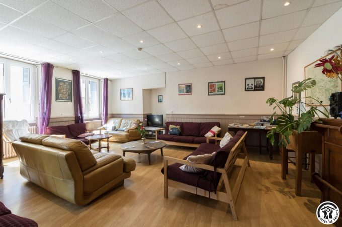 31G400994-a140d4cfa72b4cad9fe57a54f3af2557