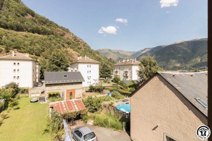 31G400994-a176e7fc9933423297bbe1c43fee62a2