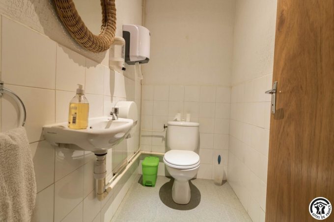 31G400994-c9d3d60c68774ba3ae610329f5e64e77