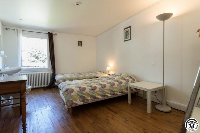 31G400994-d453169a0fdb4c5086b8460055bc5538