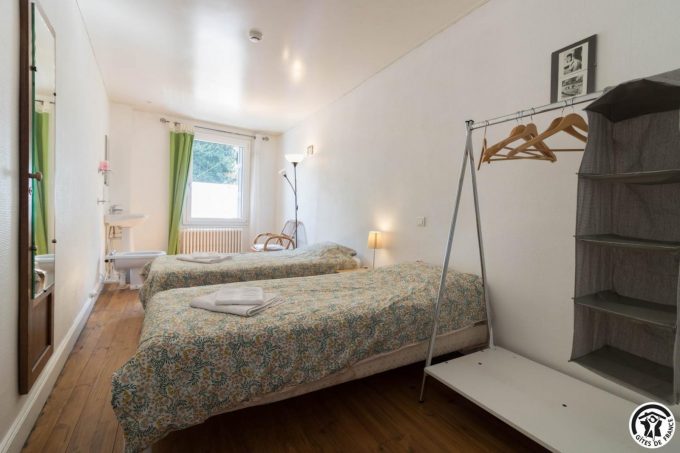 31G400994-f9fd66c1686d406dba96375408bc2a21