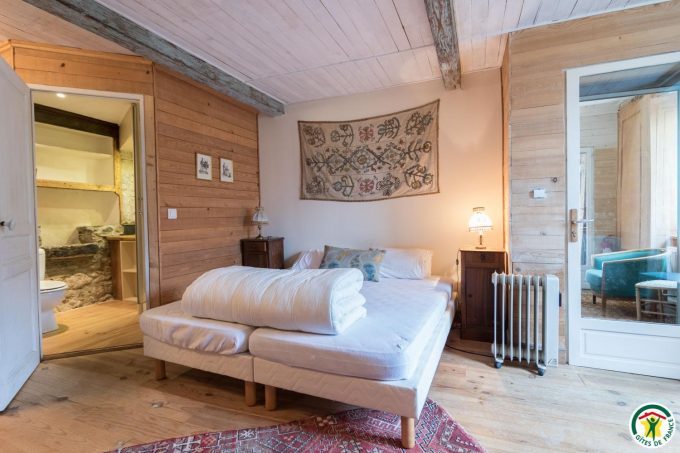 31G401200-37339fdd8e374a739962c7810d1baf88