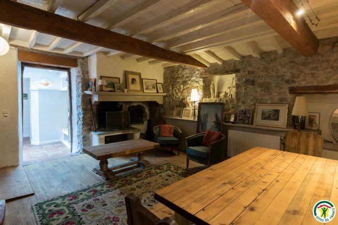 31G401200-999129374b0b4fcfbb3507e31a9a754e