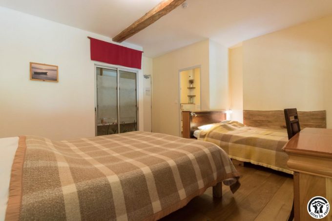 31G401244-8f780c6c29944a4a842f0f7fa1b5404b