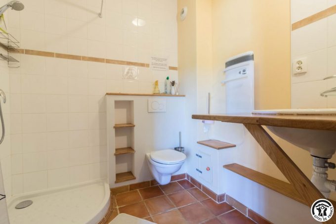 31G401244-d5235778a35c42668422468338750f64