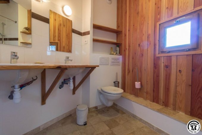 31G401244-df63f9c2e8914f1d9e528408f03b31c2