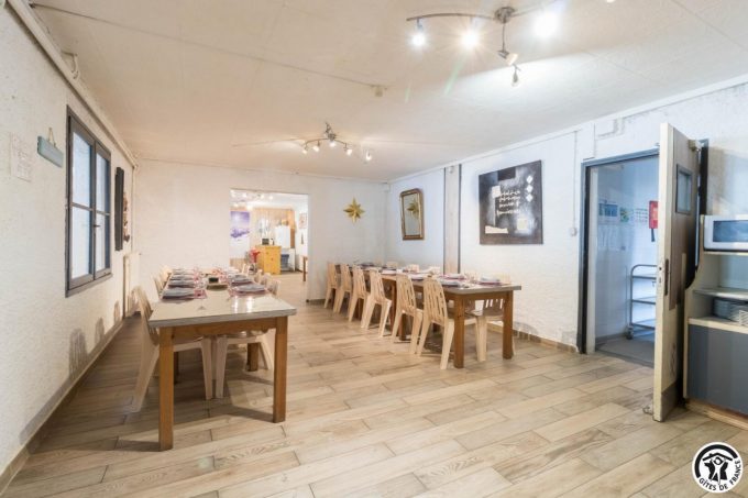 31G401468-4925d131a369480ab9a9d9b62bfe81e9