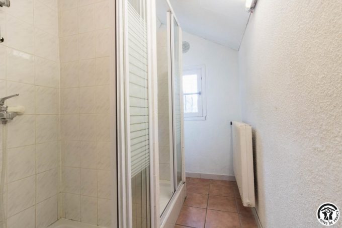 31G401468-4bf5ac3359d4457fa8912c1836a3d142