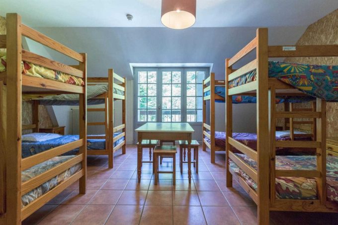 31G401468-7f42efdc2f454f34b1a90b9670fa5b6b