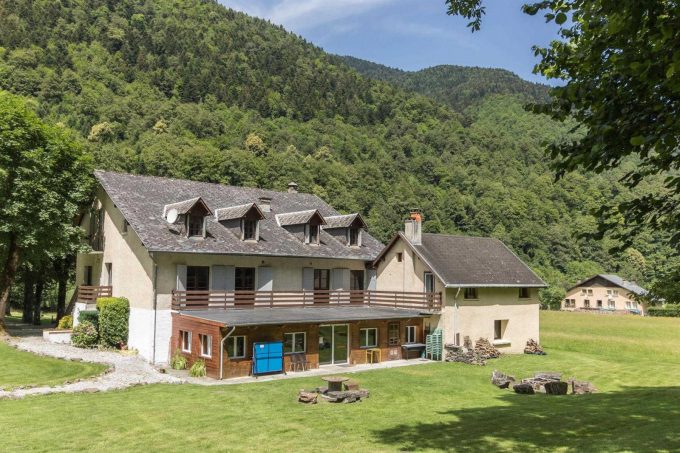 31G401468-92258b7fe00e4e8c9343c9fe28a31e4b