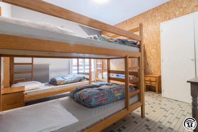 31G401468-99ab3eec11b746f2b59a798bb50fa178