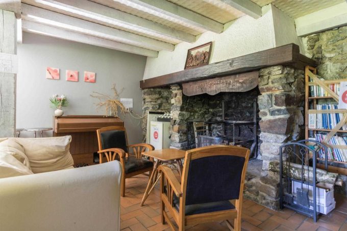 31G401468-bb95b308390c492a8b58d9d79d7afc37