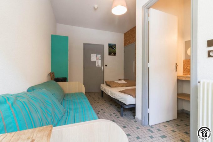 31G401468-cb48da2b119e46bab98aae3d82fb4ba9