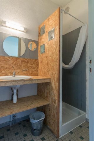 31G401468-f5f580b3541b434fab264fbc66c1529f