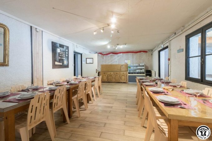 31G401468-fd67eb09dc3049a29097211a127607bd