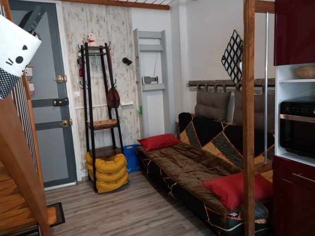 6-ENTREE-VESTIAIRE-COIN-SALON