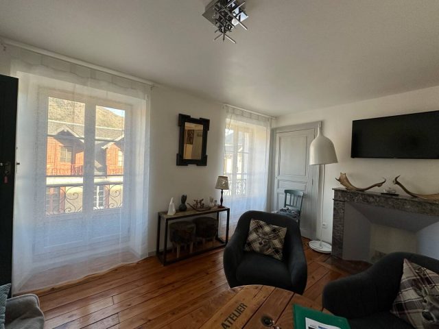 83efd062-549c-4508-aef9-68d53b400e5f