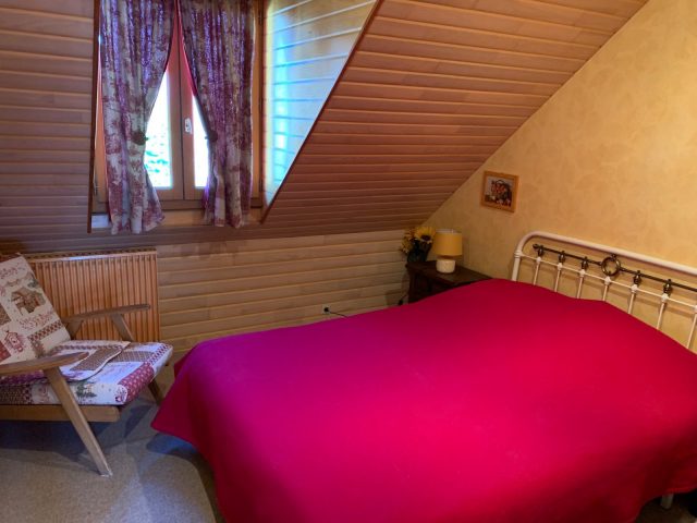 CHAMBRE-ROUGE-HAUT