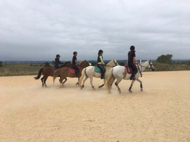 Centre-equestre-Les-farfadets–cavaliers—–Escanecrabe