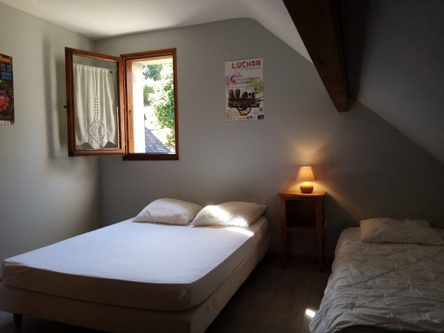 Chambre-2-etage-lit-140-et-lit-90