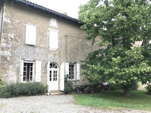 Chateau-de-Labroquere-facade-cote-Saint-Andre-CommingesPyrenees