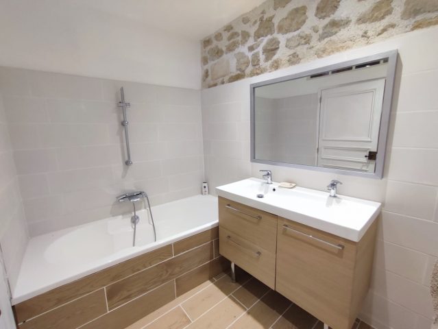 Chateau-de-Labroquere-salle-de-bain-chambre-du-chevalier-Saint-Andre-CommingesPyrenees