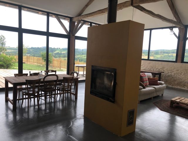 Gite-Le-Bercail-Piece-a-vivre-Benque-Comminges-Pyrenees