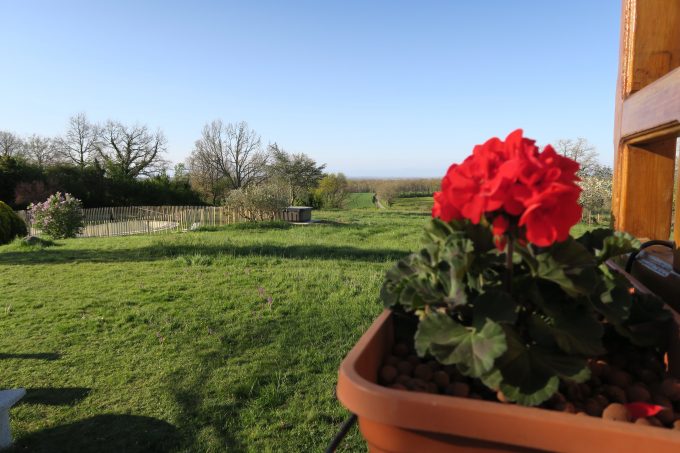 La-Roulotte-fleurie-Puymaurin-Comminges-Pyrenees