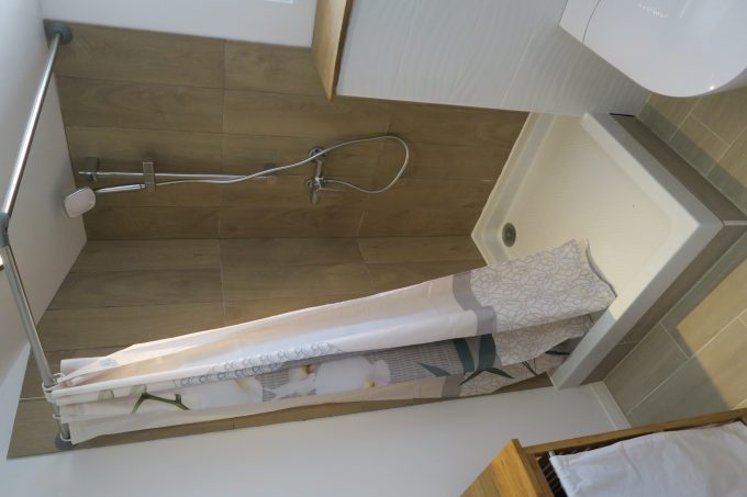 Le-Kansha-gite-Salle-d-eau-Puymaurin-Comminges-Pyrenees-2