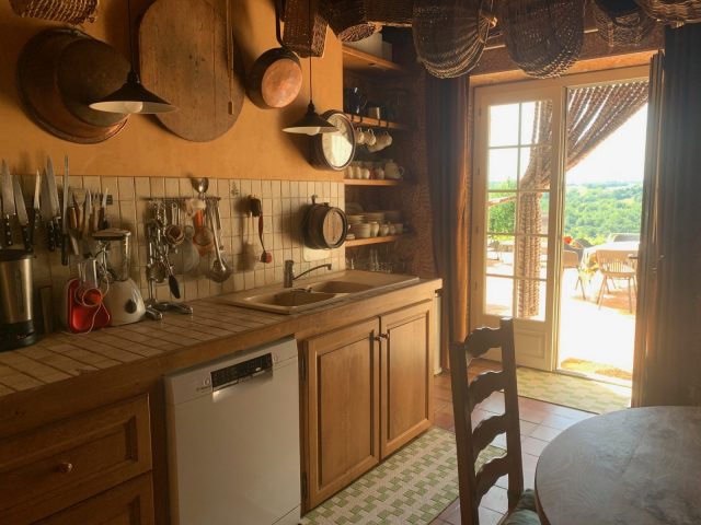 Le-Paradis—cuisine—Saint-Frajou—Comminges-Pyrenees-2