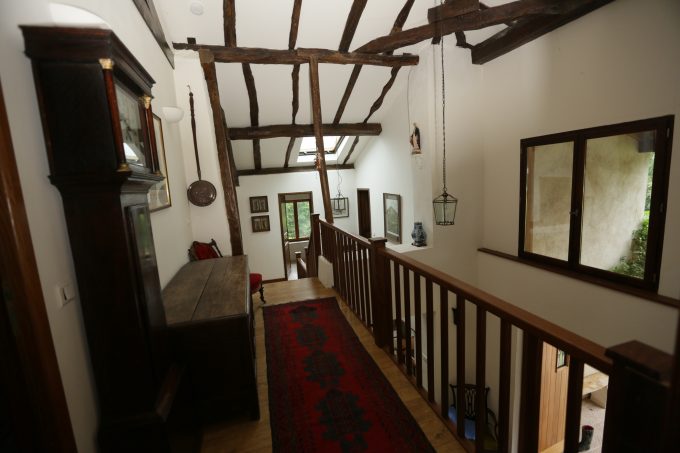 Meuble–metairie-Lascoumeres-Acces-chambre-1-Cassagnabere-T-Comminges-Pyrennees