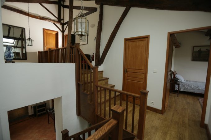 Meuble–metairie-Lascoumeres-Acces-chambre-2-Cassagnabere-T-Comminges-Pyrennees