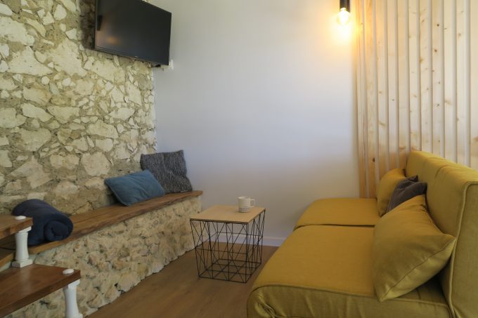 Nidou-le-gite—Salon—-Puymaurin-Comminges-Pyrenees